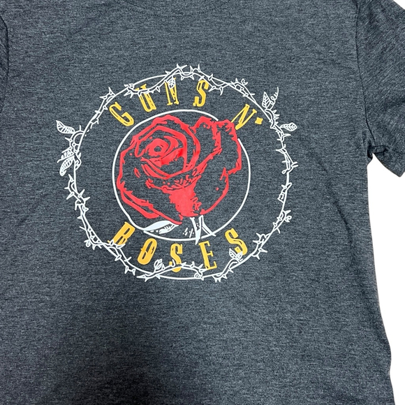 Guns N’ Roses T-Shirt Small Gray Rose Graphic Band Tee Rock Concert Tour Merch - Picture 3 of 9